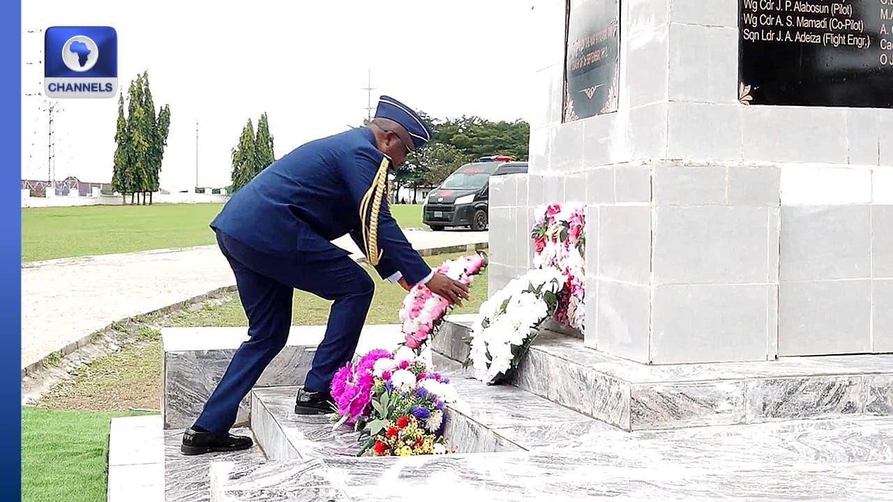 Green Heroes Foundation Holds Memorial Service To Honour Victims Of Military Plane Crash In Ejigbo