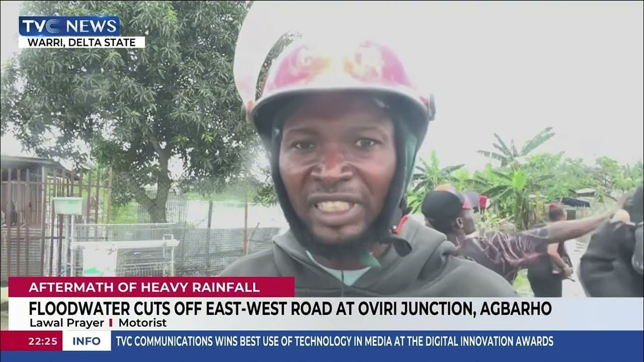 Floodwater Cuts Off East-West Road At Oviri Junction, Agbarho