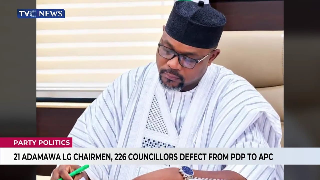 21 Adamawa LG Chairmen, 226 Councillors Defect From PDP To APC