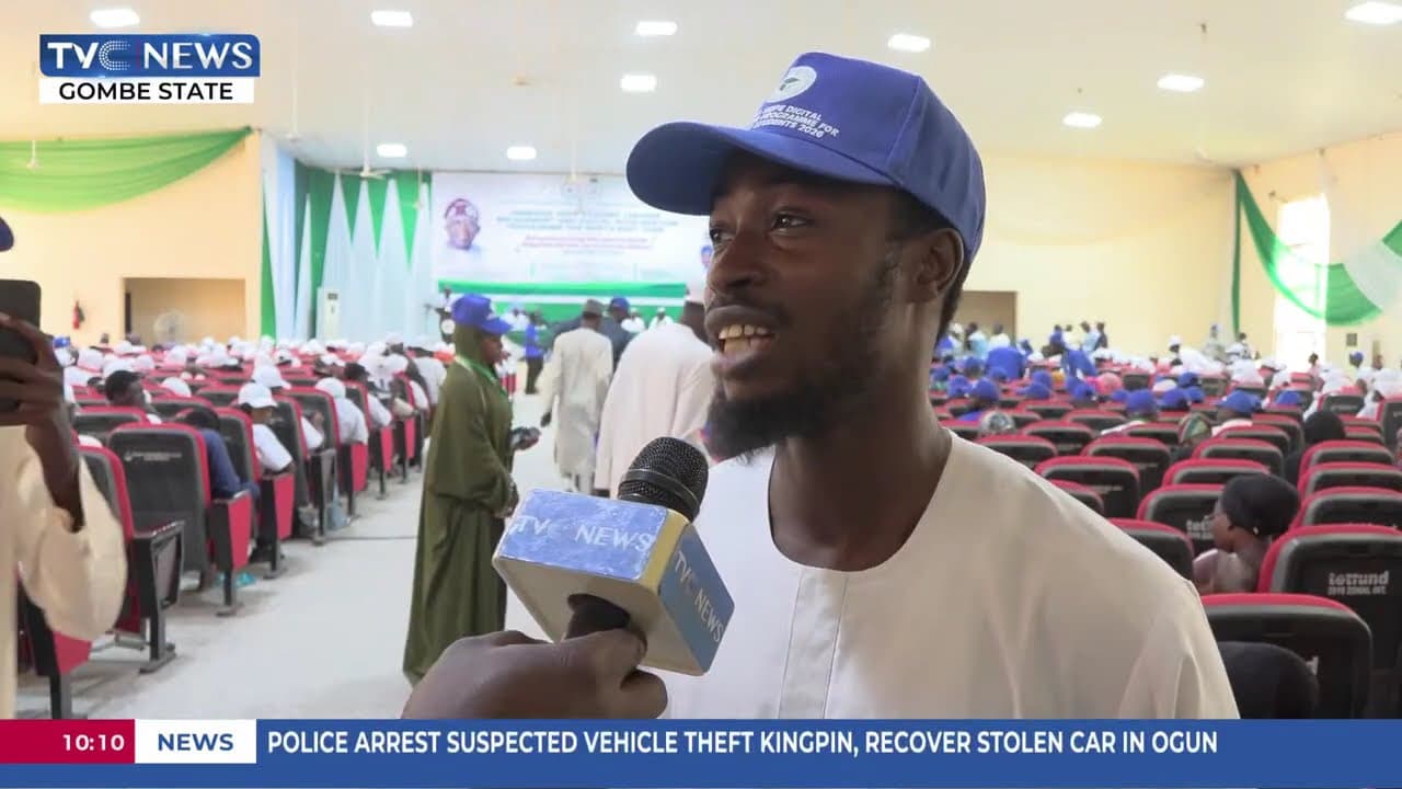 FG Empowers Students With Digital Skills, Laptop Distribution