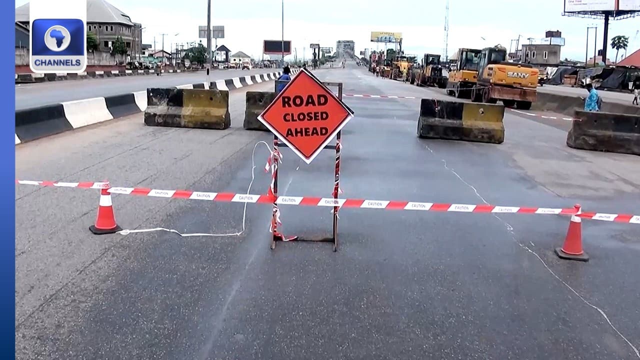 FG Shuts First Niger Bridge, Begins Repair Works